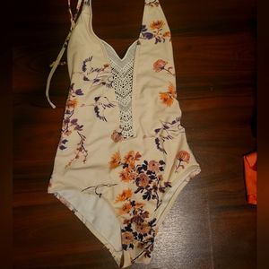 Roxy one-piece small